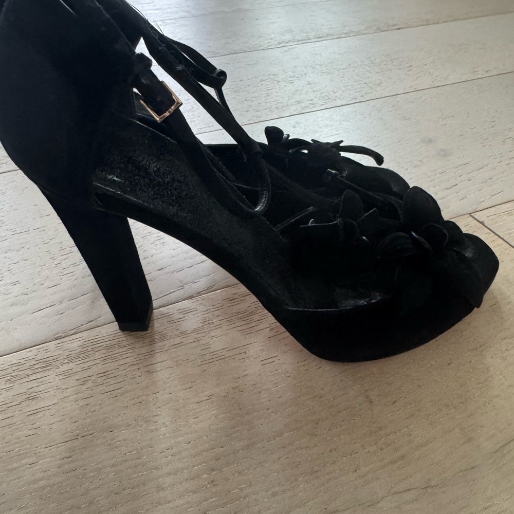 Authentic RARE  Gucci shoes, black suede flower detail 39 - Picture 15 of 16